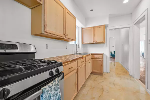 138-20 233rd St, Rosedale, NY 11422