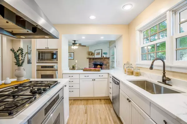 213 Rio Bravo DR, Los Alamos, NM 87547