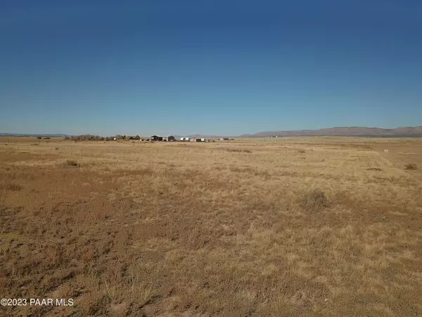 4600 W Duane LN, Paulden, AZ 86334