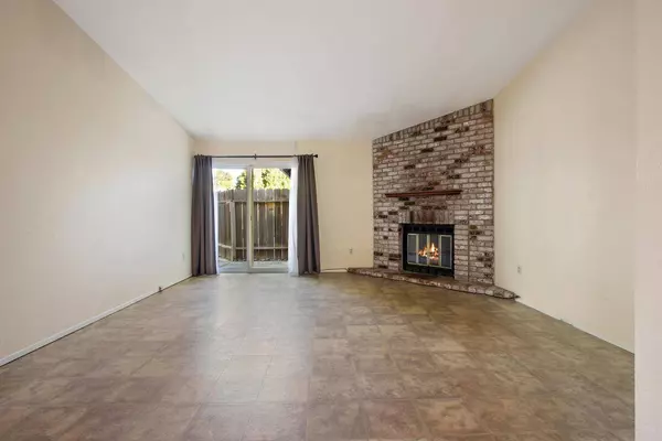 809 Harvey WAY, Sacramento, CA 95831