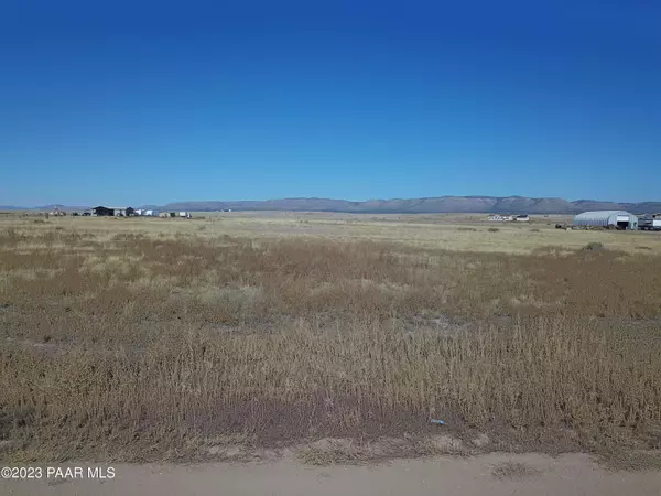 4600 W Duane LN, Paulden, AZ 86334