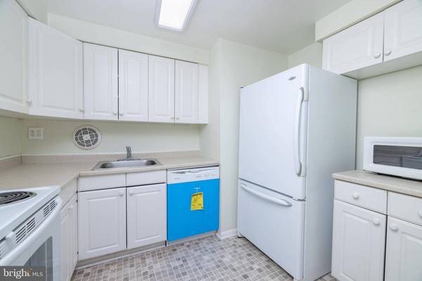 327 CHAPEL AVE, Claymont, DE 19703