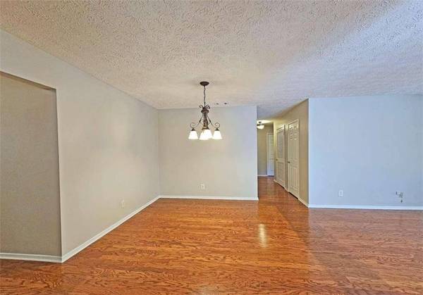 6806 Glenridge DR #F, Sandy Springs, GA 30315