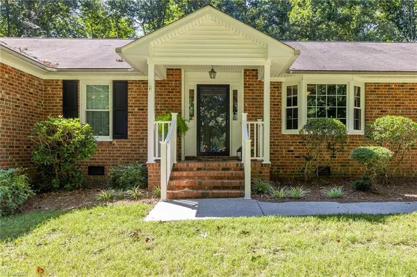 4800 Landaff DR, Greensboro, NC 27406