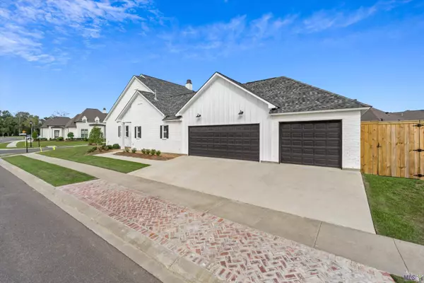 6541 FEATHER RIDGE DR, Baton Rouge, LA 70817