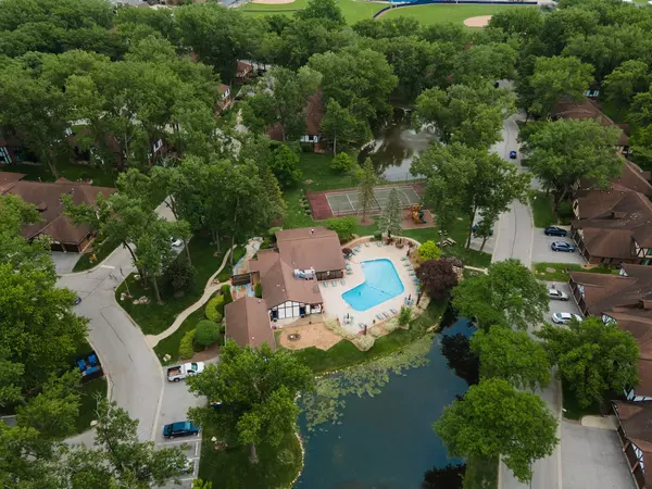 8135 WILLOW Drive #C, Palos Hills, IL 60465