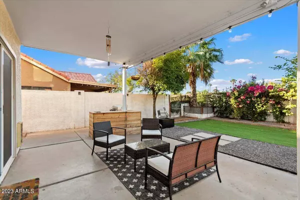 1238 W SEASCAPE Drive, Gilbert, AZ 85233