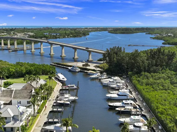 9210 E Marsh Island DR, Vero Beach, FL 32963