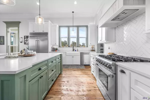 6541 FEATHER RIDGE DR, Baton Rouge, LA 70817