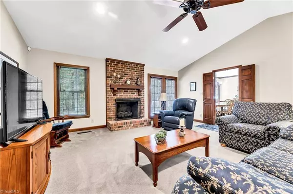 4800 Landaff DR, Greensboro, NC 27406