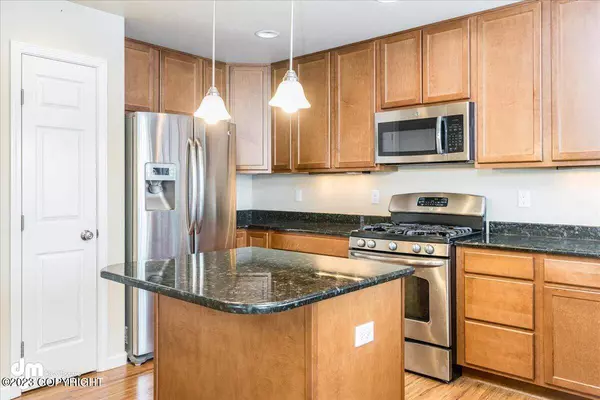 11313 Discovery View DR, Anchorage, AK 99515