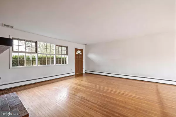 634 CROSSFIELD RD, King Of Prussia, PA 19406