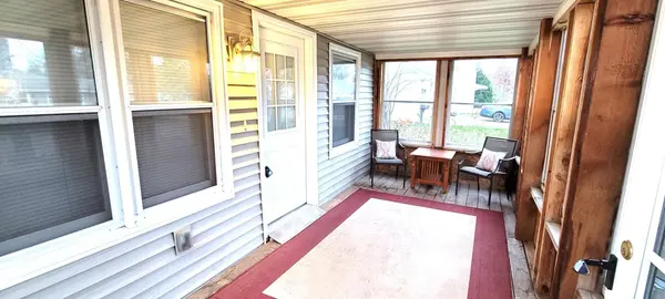 140 S Grove ST, Belle Plaine, MN 56011