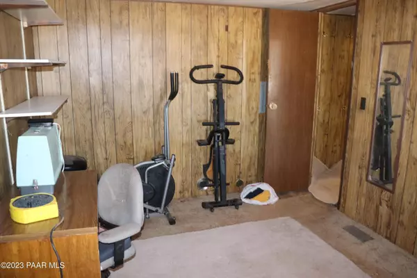 10621 W Break Away LN, Ash Fork, AZ 86320