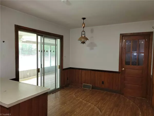 182 Jones RD, Winston Salem, NC 27107