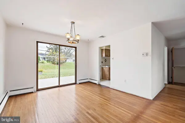 634 CROSSFIELD RD, King Of Prussia, PA 19406