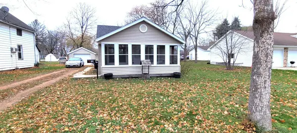 140 S Grove ST, Belle Plaine, MN 56011