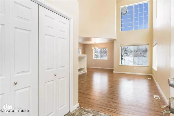 11313 Discovery View DR, Anchorage, AK 99515