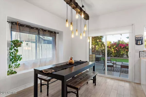 1238 W SEASCAPE Drive, Gilbert, AZ 85233