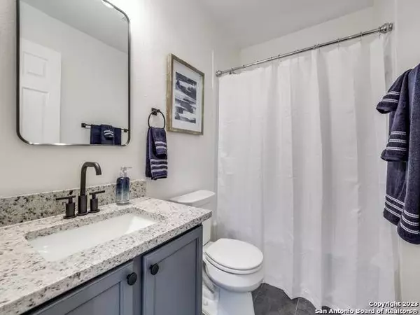 1610 Sweet Rock Dr, San Antonio, TX 78227-2621