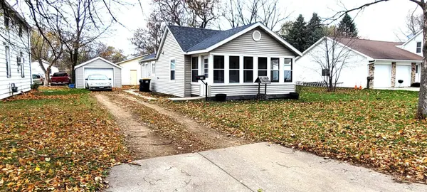 140 S Grove ST, Belle Plaine, MN 56011