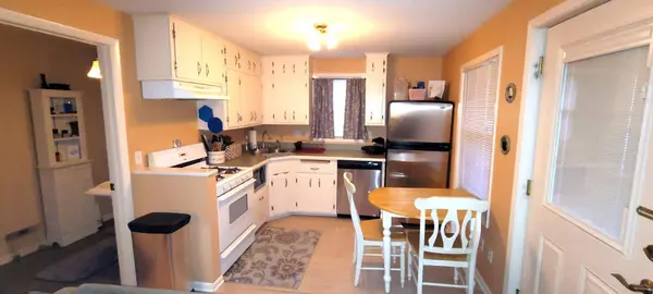 140 S Grove ST, Belle Plaine, MN 56011