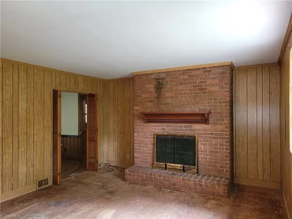 182 Jones RD, Winston Salem, NC 27107