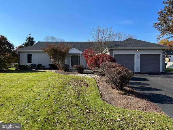 174 GREENBRIAR LN, Newtown, PA 18940