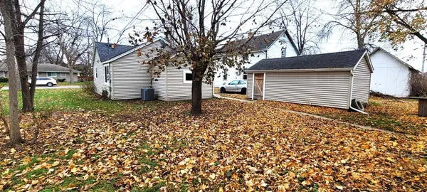 140 S Grove ST, Belle Plaine, MN 56011