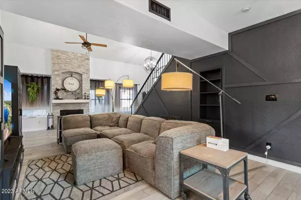 1238 W SEASCAPE Drive, Gilbert, AZ 85233