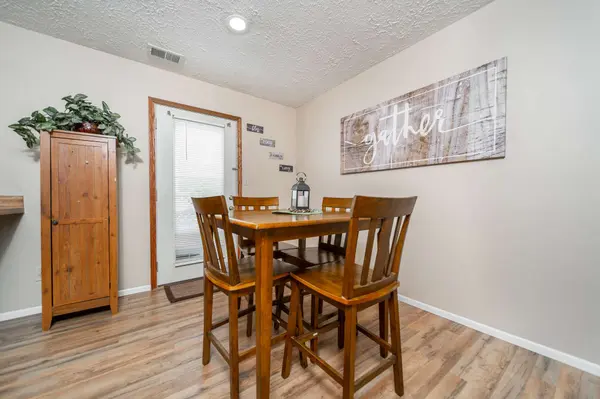 1204 Paradise WAY N ## D, Greenwood, IN 46143