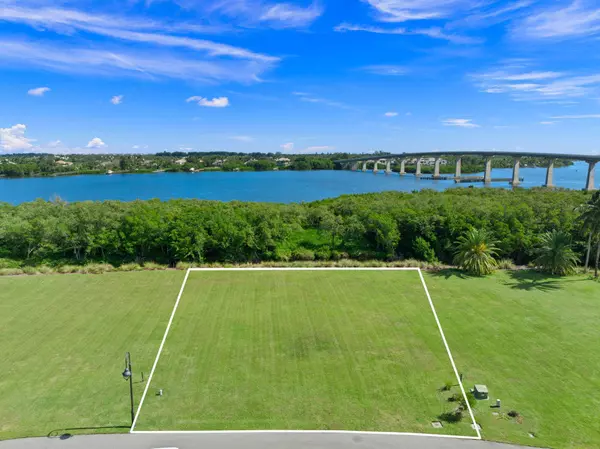 9210 E Marsh Island DR, Vero Beach, FL 32963