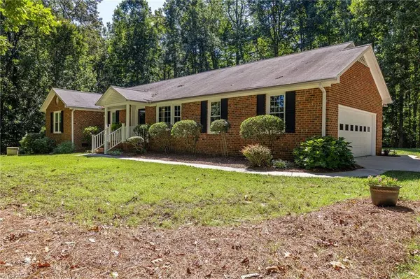 4800 Landaff DR, Greensboro, NC 27406