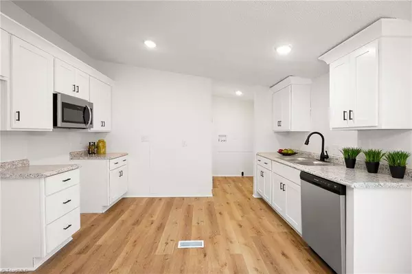 103 Tori LN, Lexington, NC 27295