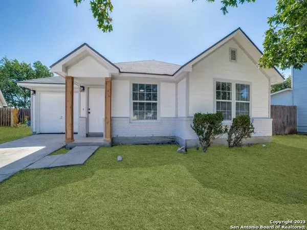 1610 Sweet Rock Dr, San Antonio, TX 78227-2621