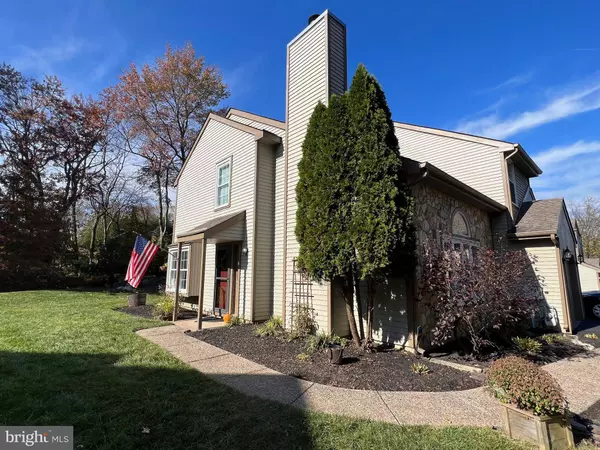 31 LAUREL CIR, Newtown, PA 18940