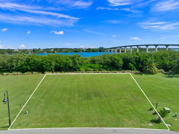 9210 E Marsh Island DR, Vero Beach, FL 32963