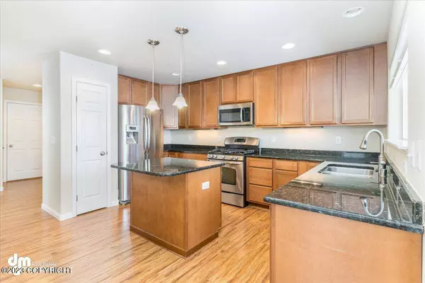 11313 Discovery View DR, Anchorage, AK 99515