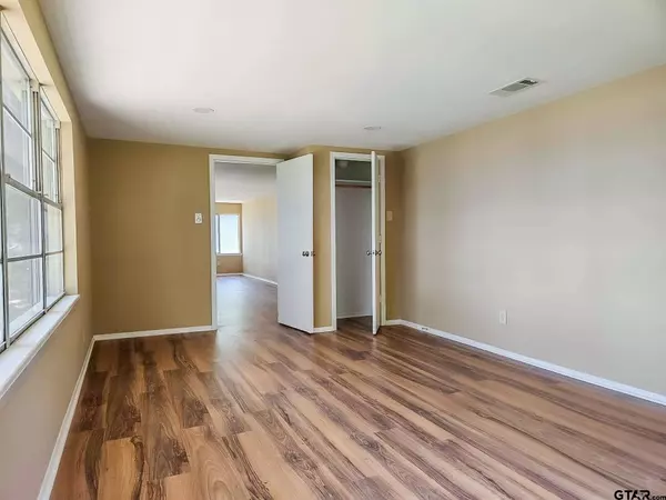 1989 E Fm 3288, Jacksonville, TX 75766