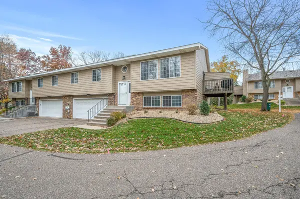 2293 Mailand RD E, Maplewood, MN 55119