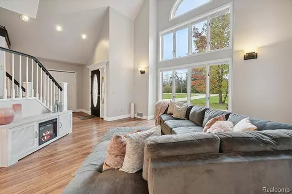 2279 E REID Road, Grand Blanc, MI 48439