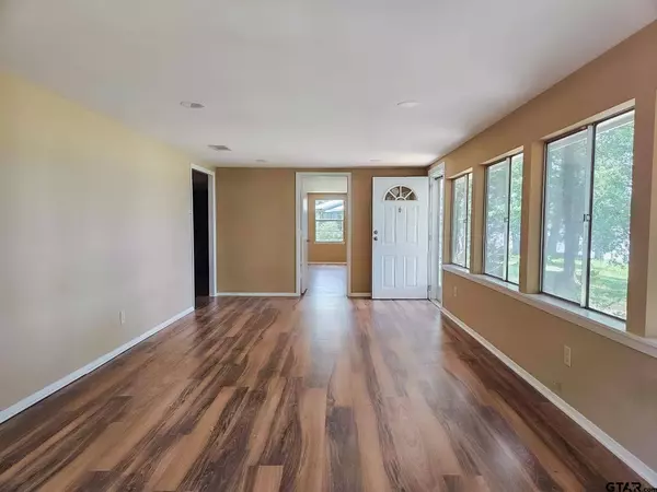 1989 E Fm 3288, Jacksonville, TX 75766