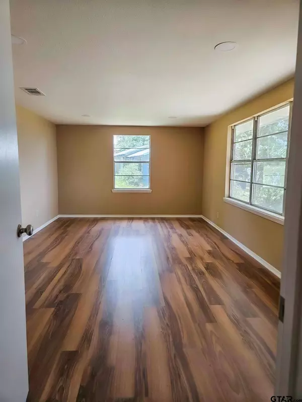 1989 E Fm 3288, Jacksonville, TX 75766