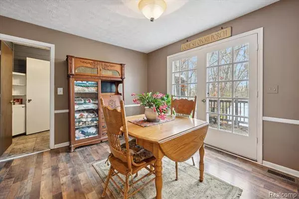 1310 TRACILEE Drive, Howell, MI 48843