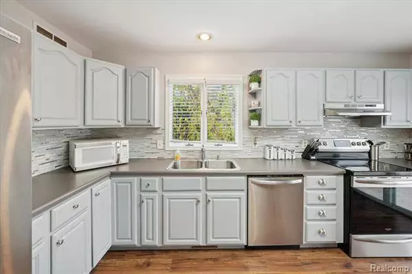 2279 E REID Road, Grand Blanc, MI 48439