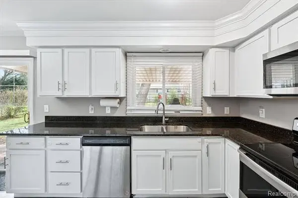 1451 W JUDD Road, Flint, MI 48507