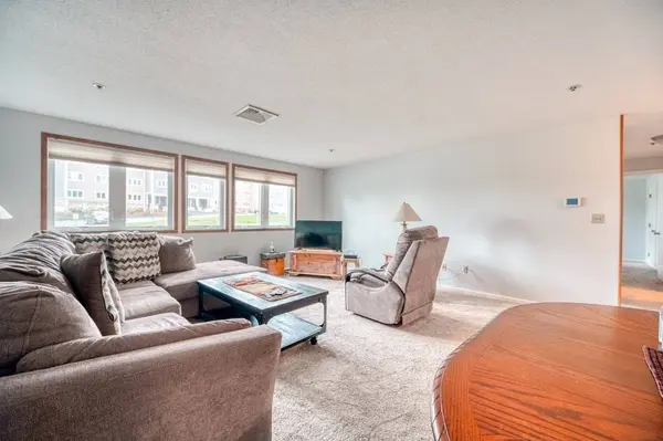 38 Dunham Rd #108, Beverly, MA 01915