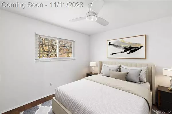 716 E FOX HILLS Drive, Bloomfield Hills, MI 48304