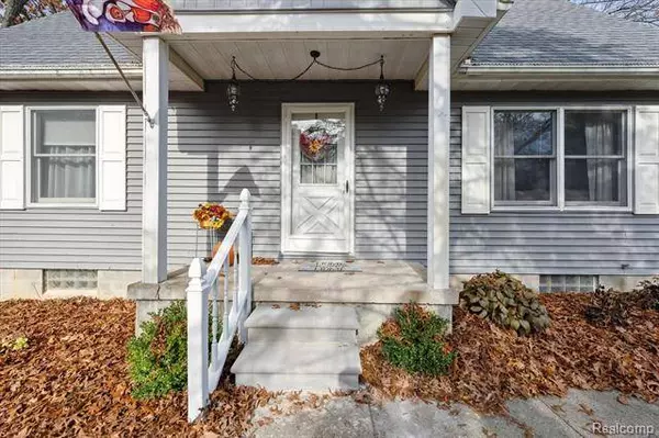 1310 TRACILEE Drive, Howell, MI 48843