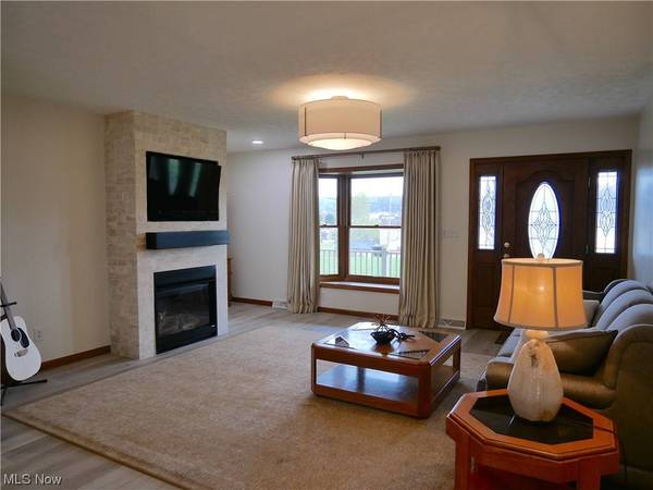 808 Elm ST, Martins Ferry, OH 43935